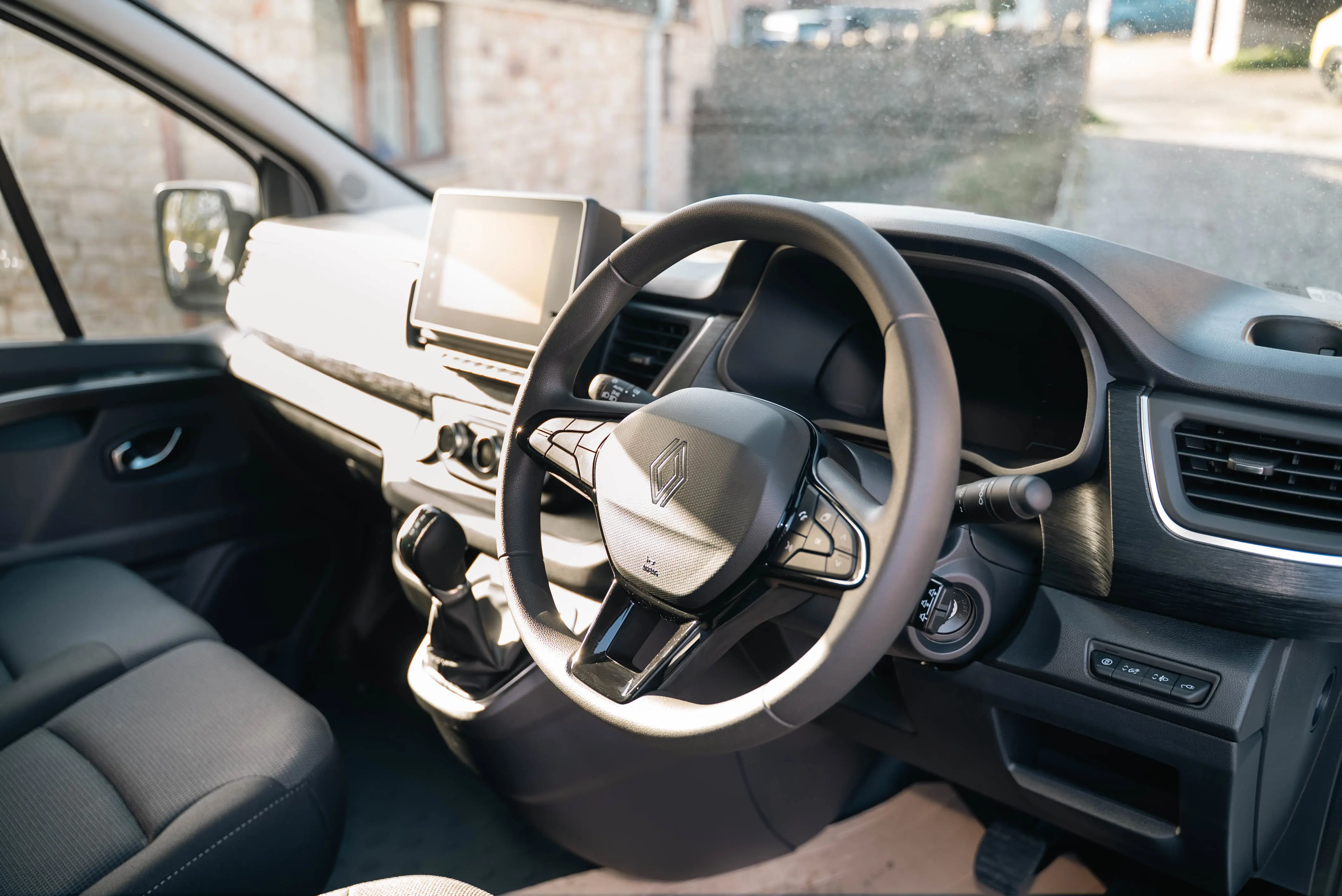 Renault Trafic E-Tech LWB Electric LL30 90KW 52KWH Advance Van Auto