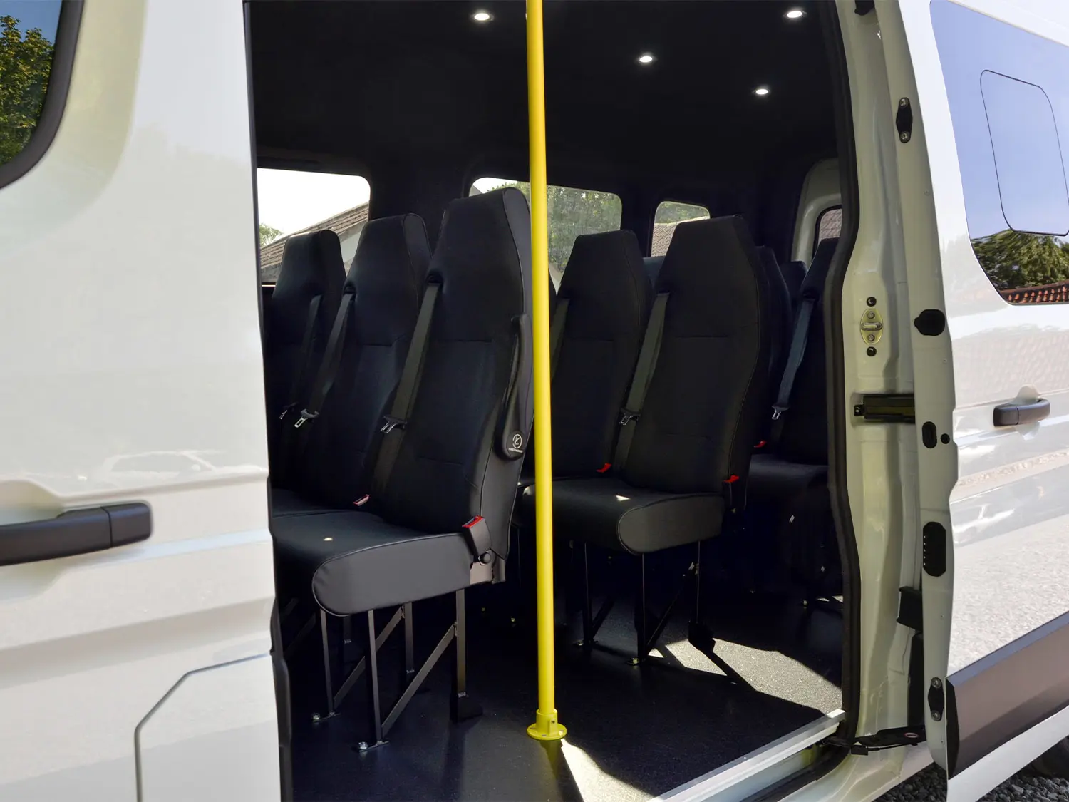 Renault Master Minibus Diesel Lm39dci 120 Medium Roof 15 Seater