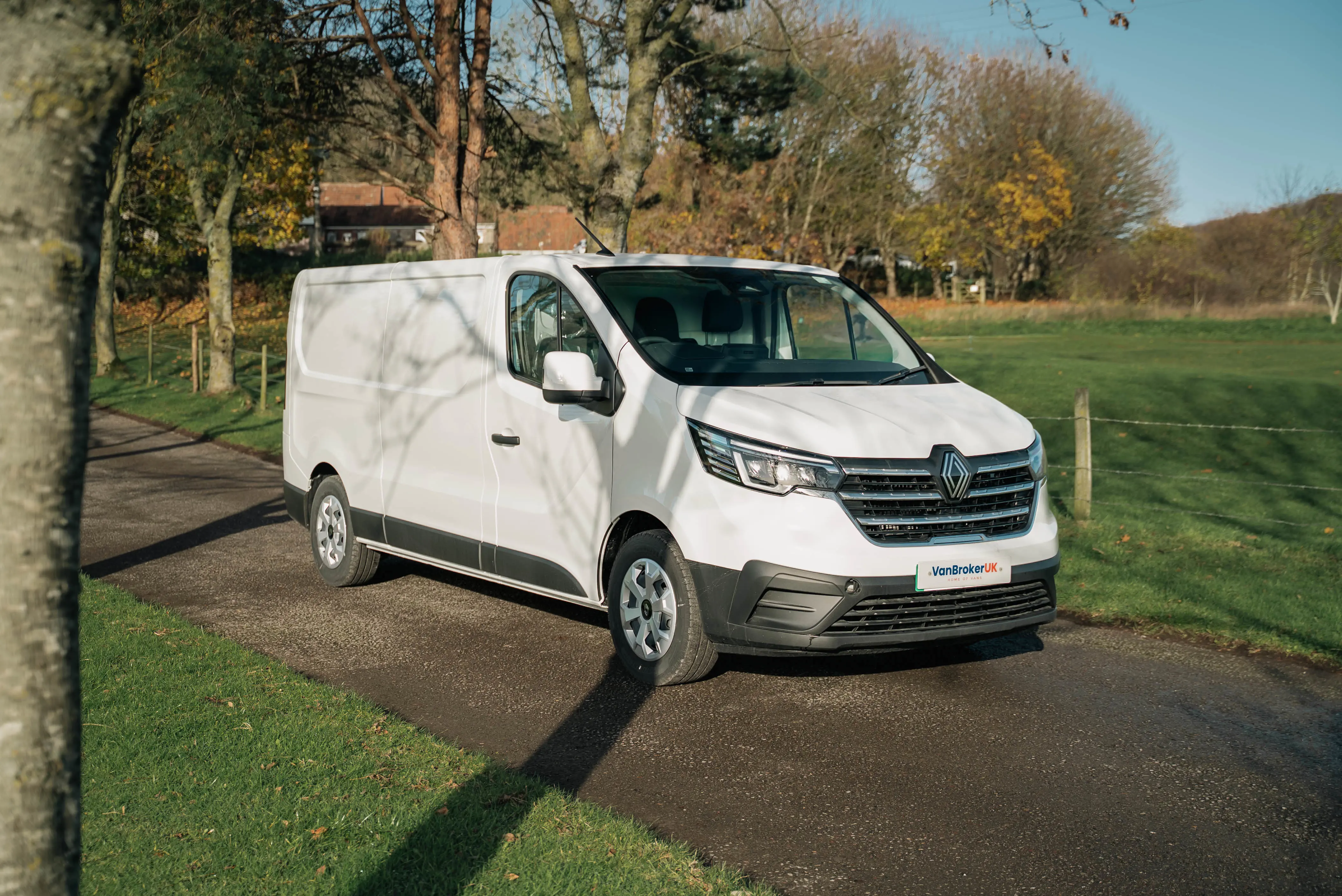 Renault Trafic E-Tech LWB Electric LL30 90KW 52KWH Advance Van Auto