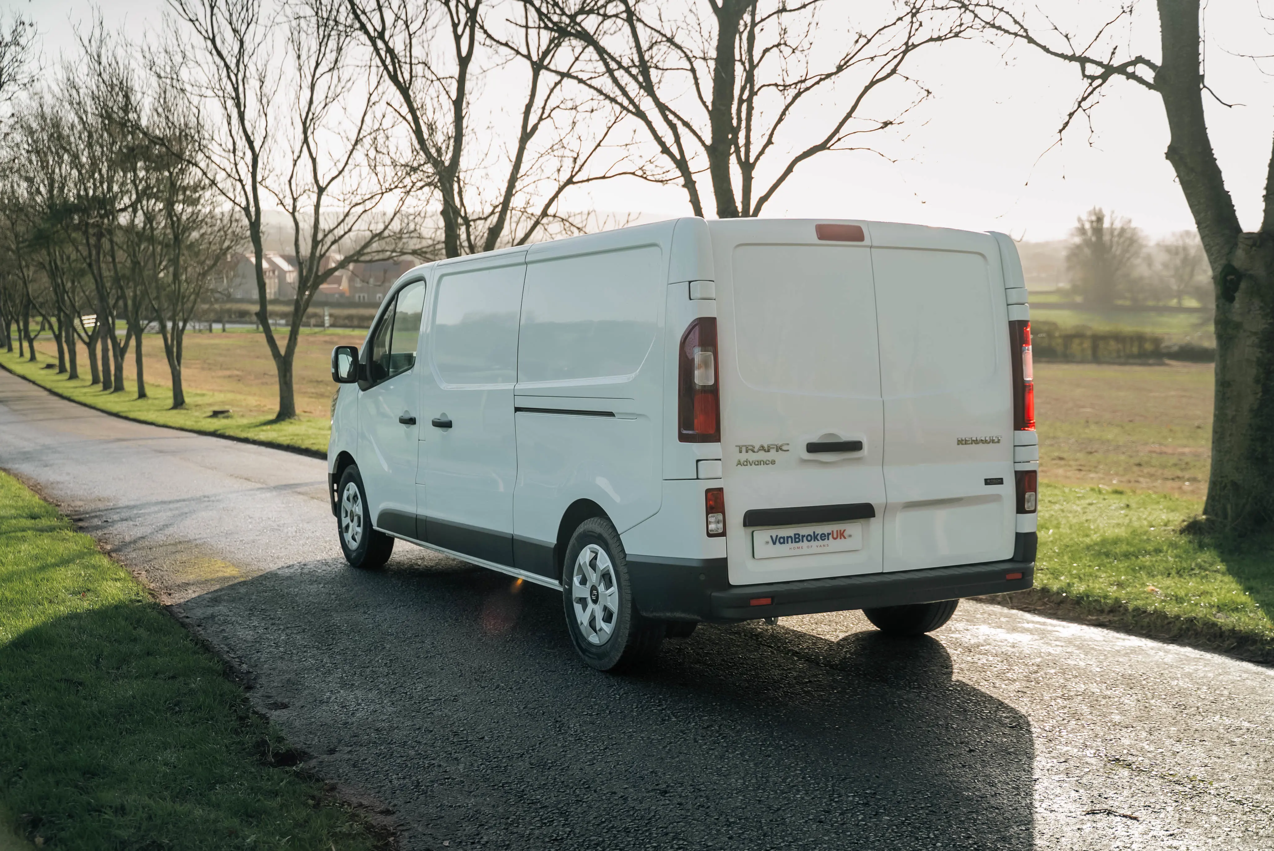 Renault Trafic E-Tech LWB Electric LL30 90KW 52KWH Advance Van Auto
