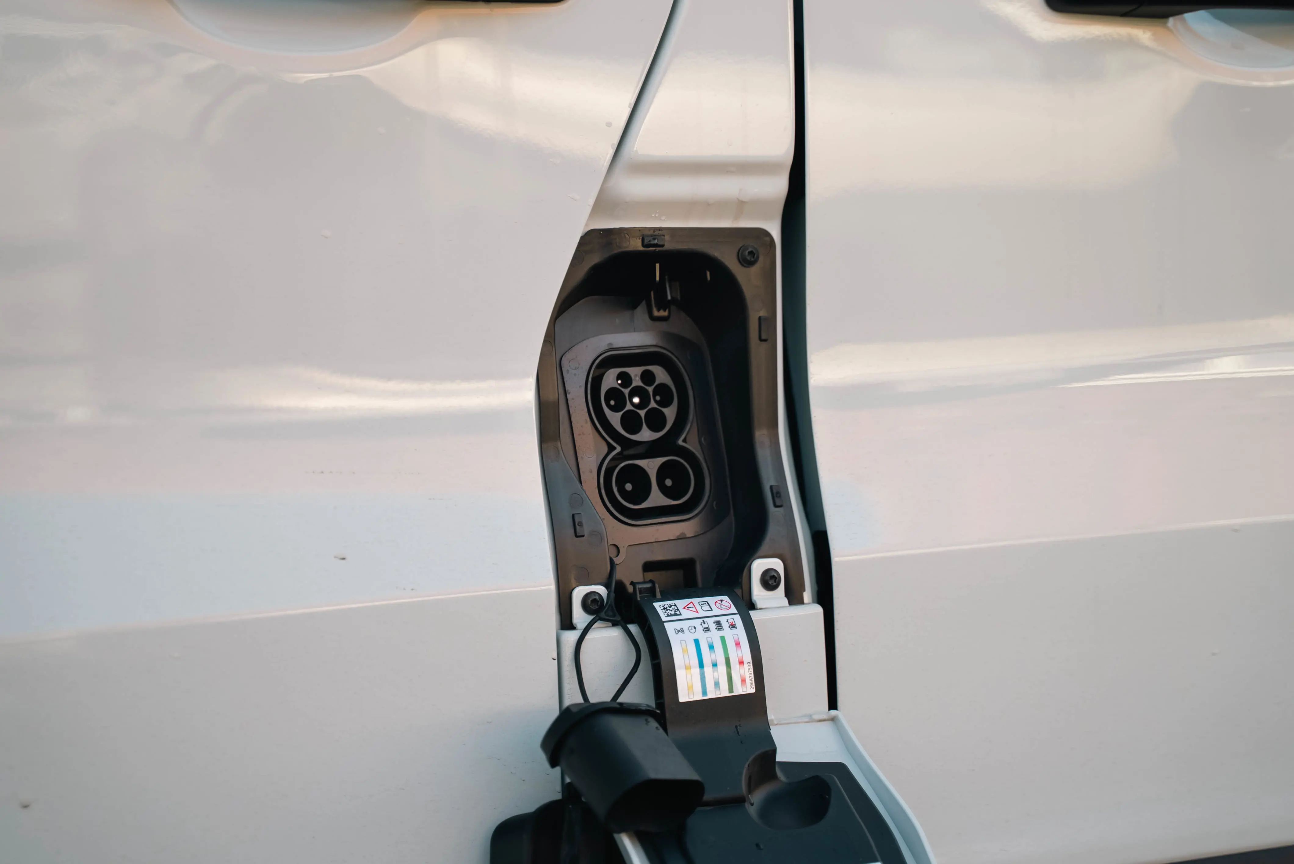 Renault Trafic E-Tech LWB Electric LL30 90KW 52KWH Advance Van Auto