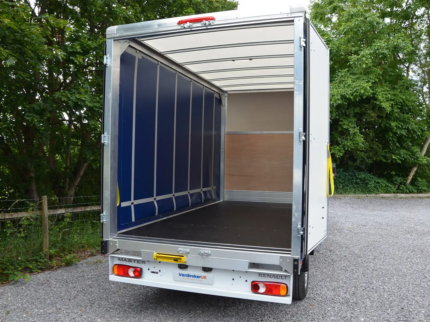 Renault Master LWB Diesel FWD LL35 DCI 150 Advance LOW Roof D/Cab Chassis